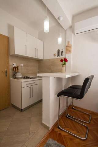 Апартаменты Apartments Four Countesses Вирпазар Номер-студио с террасой-15